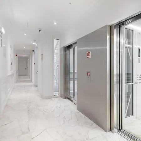 Whome | The Boulevard Prime Location & Timeless Luxury Apartman